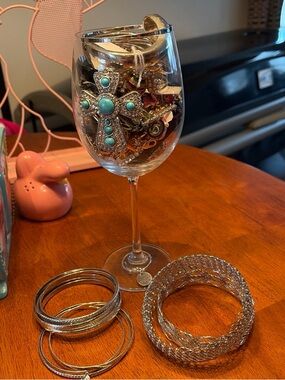 Mystery jewlery bundle.